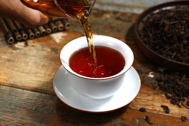 雲南普洱茶泡法,普洱茶普通泡法(這幾個小技巧,簡單又實用)