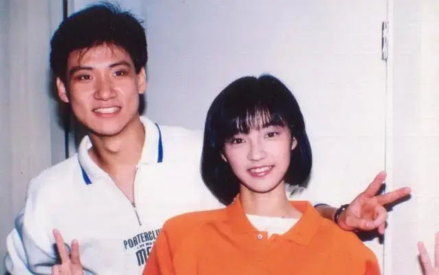 陈慧娴老公是谁，陈慧娴老公是谁（55岁的一代歌后陈慧娴）