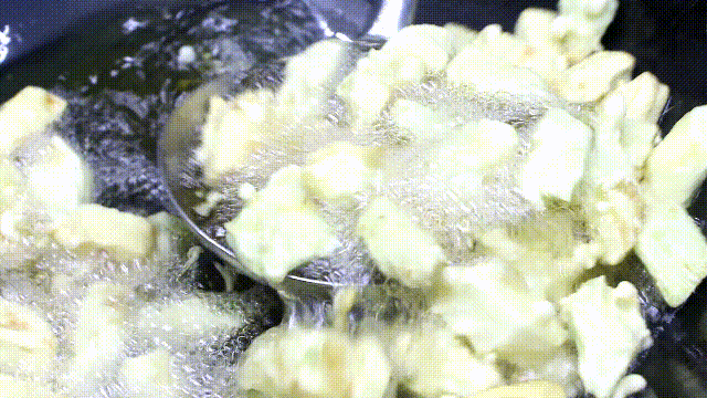 河南面糊茄子做法，色泽好看酸鲜香嫩的河南烧茄子