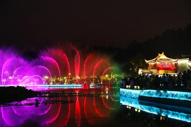 宏村在哪里，安徽宏村在哪里（宏村、西递等旅游景区恢复开放）