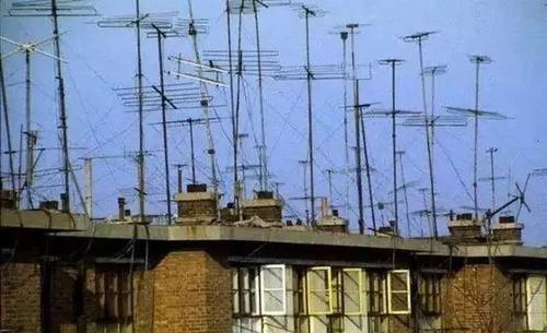 电视机的发展史，电视机演变过程（家里电视机的发展史）