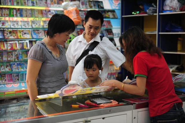 开文具店赚钱吗，开个文具店挣钱吗（山西大妈开文具店）