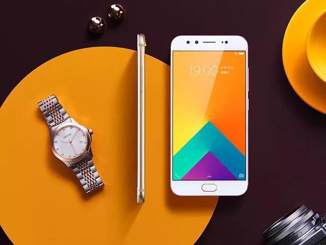 双引擎闪充什么意思,iqoo超级快充和双引擎闪充区别 双引擎闪充什么意思,iqoo超级快充和双引擎闪充区别