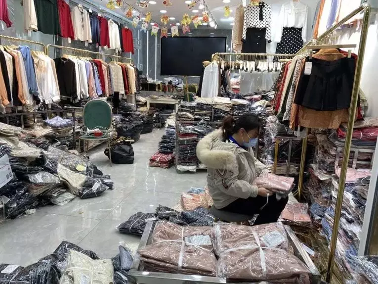 四季青女装(四季青连衣裙)