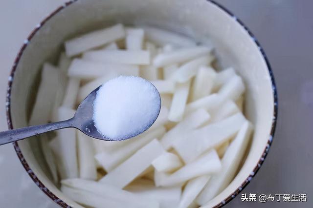 泡萝卜的腌制方法，韩国泡萝卜的腌制方法（教您饭店做法）