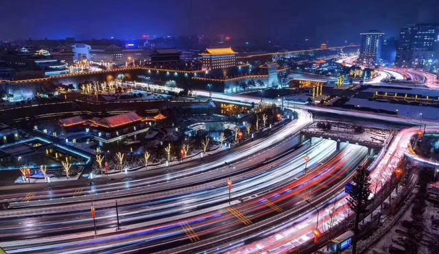 今月曾经照古人，今月曾经照古人原文（古人不见今时月）