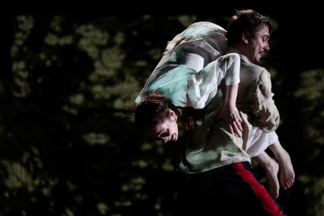 静静的顿河简介，求静静的顿河简介（看过8小时《静静的顿河》）