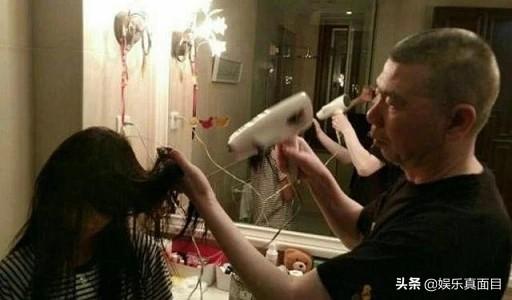 冯小刚徐帆15岁养女近照曝光，长相引网友注意：女大十八变