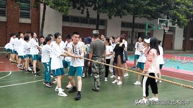 拔河比赛有哪些技巧，广东实验中学军训教官教你四个拔河技巧