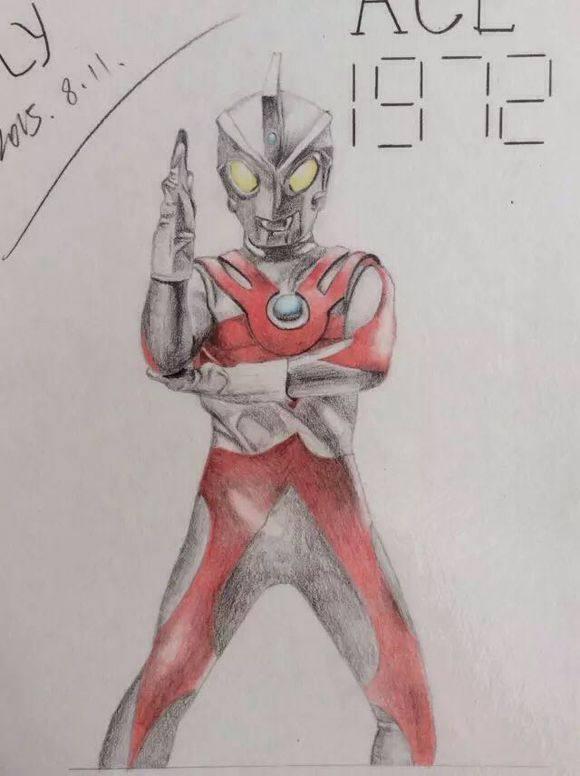 奥特曼素描画，欧布奥特曼怎么画素描（艾斯奥特曼和赛文奥特曼谁更厉害一些）