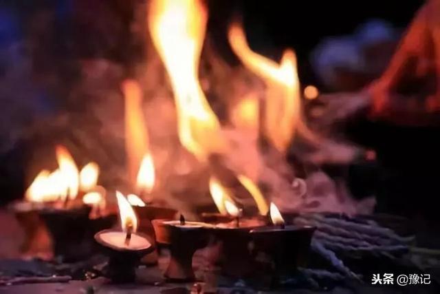 寒衣节烧包袱的写法 寒衣节烧包袱书写格式，寒衣节烧包袱的写法（要有那么多繁琐的讲究）