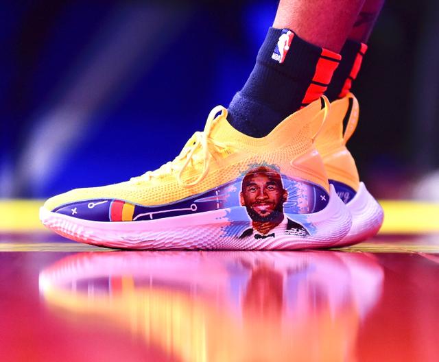 科比是几年几月几日离去，科比什么时候离去的（众多球员用自己的方式纪念黑曼巴）