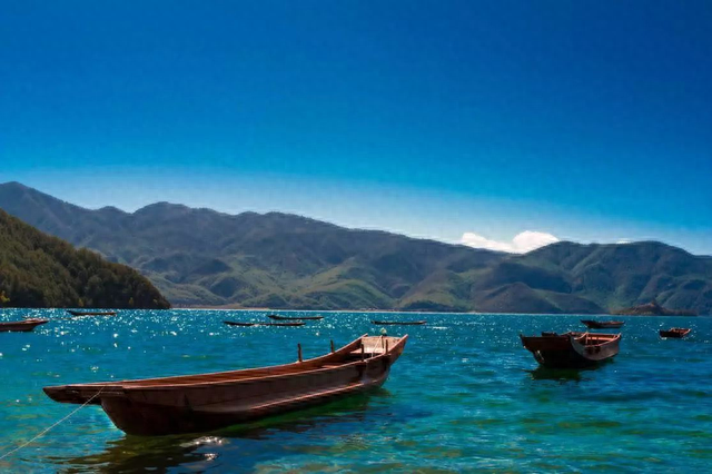 丽江到泸沽湖需要几个小时，丽江到泸沽湖有多远