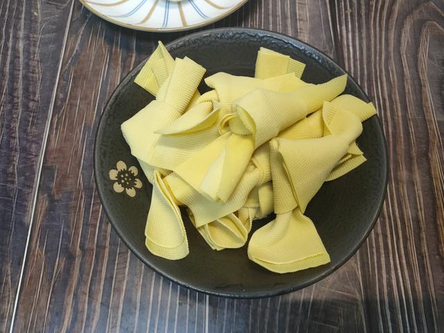 板面怎么和面，板面面的制作方法（和外面卖的一样好吃）