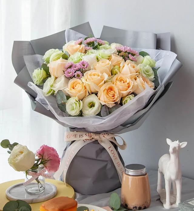 七夕节送花的经典祝福语，七夕节送花的经典祝福语图片（多款玫瑰花束为爱而来）