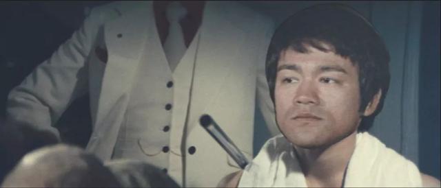 梦见螳螂什么寓意，梦见螳螂什么寓意呢（为什么李小龙的妻子在李小龙去世后）