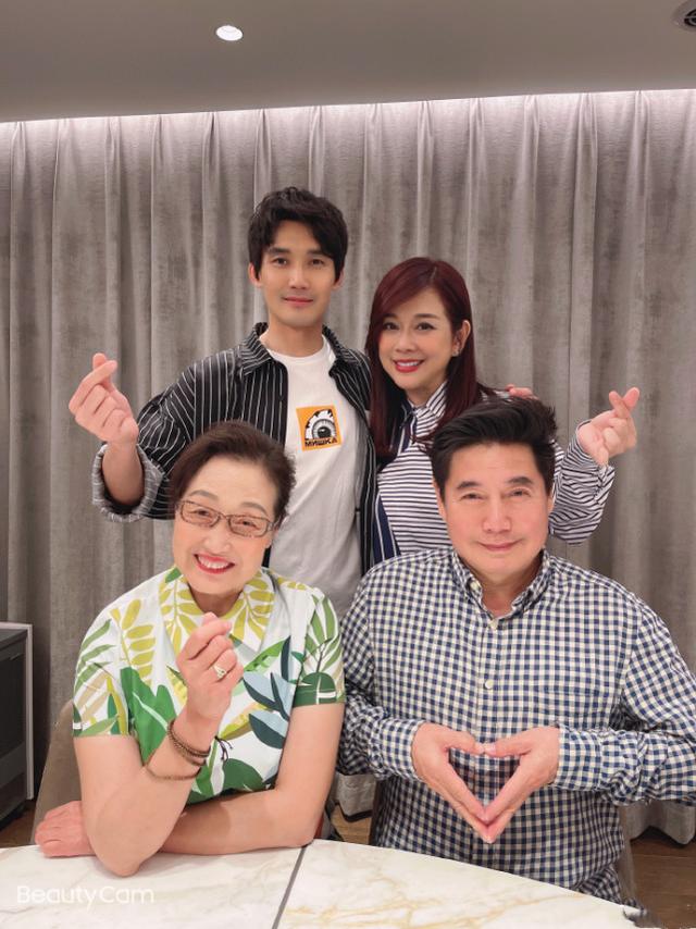 陈松伶和张铎结婚登记照，张铎陈松伶为表不离婚决心