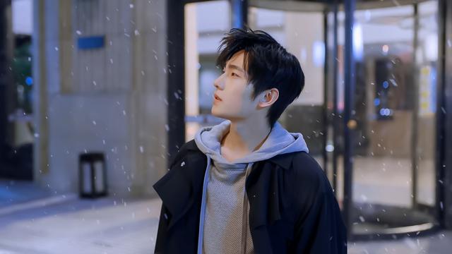 百变大咖秀 杨洋，周五晚上有什么综艺节目（杨洋、李易峰、许嵩、肖战、华晨宇）