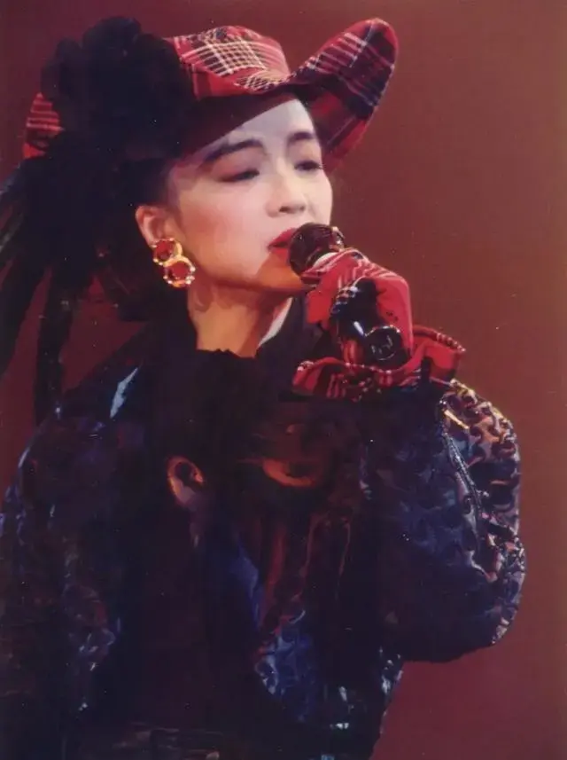 陈慧娴老公是谁，陈慧娴老公是谁（55岁的一代歌后陈慧娴）