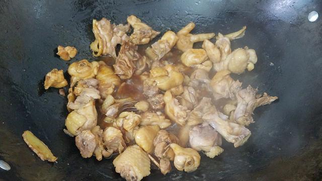 怎么做鸡块，怎样炖鸡块好吃又简单（简单做法2分钟学会）