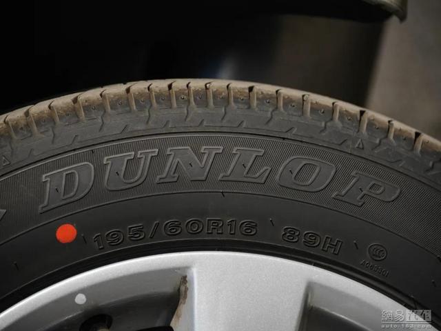 怎样辨别轮胎装反了，怎样辨别轮胎装反了没有（教你区分轮胎正反面）