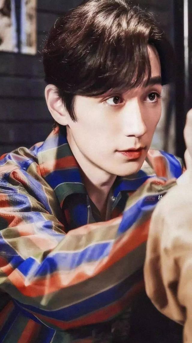 朱一龙壁纸♡，朱一龙高清壁纸图片（听说发朱一龙有很多人点赞）