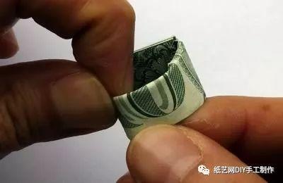 纸戒指的折法图解，如何折一个纸质的玫瑰戒指（谁会不心动<附教程>）