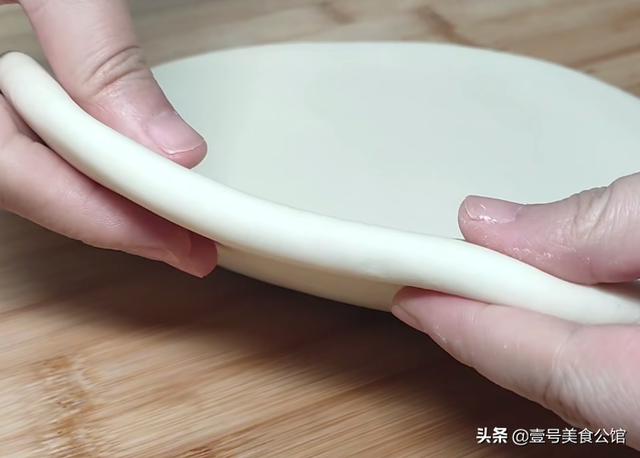 做宽面条简单又好吃的方法，宽宽面条的做法大全家常（居家自制大碗宽面）