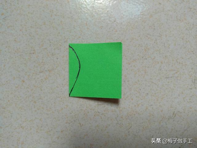 用卡纸做玫瑰花，简单又好看的手工折纸玫瑰花（梅子教你DIY玫瑰花折纸）