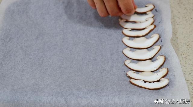 炒冬菇怎么做，冬菇怎么做好吃（炒菜再也不加味精了）