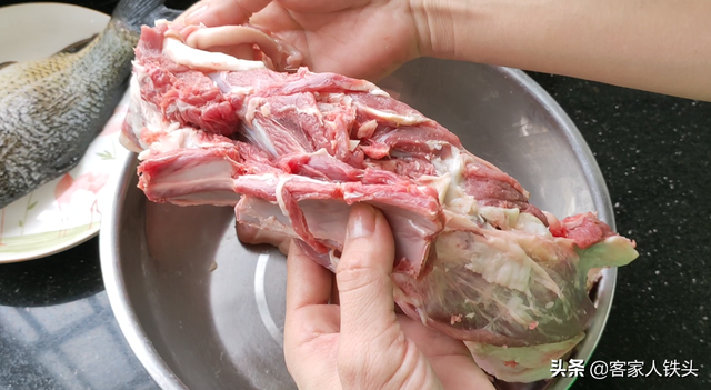 羊肉汤的做法大全，想要好喝别乱加料（羊肉汤的家常做法视频）