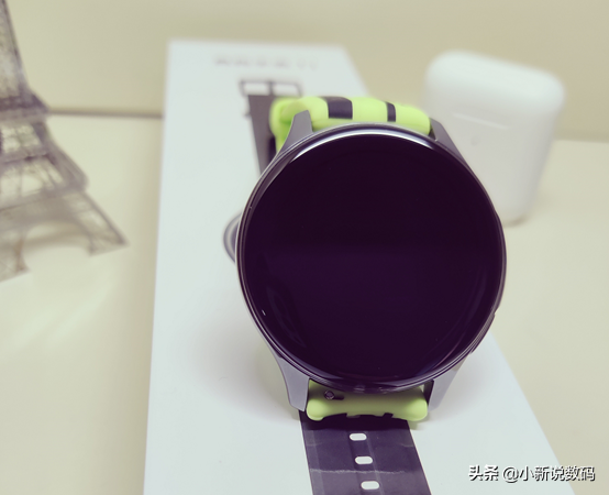 适合年轻人的手表潮牌 ，年轻潮流手表品牌（真我手表T1开箱年轻人的潮牌手表应该怎么做）