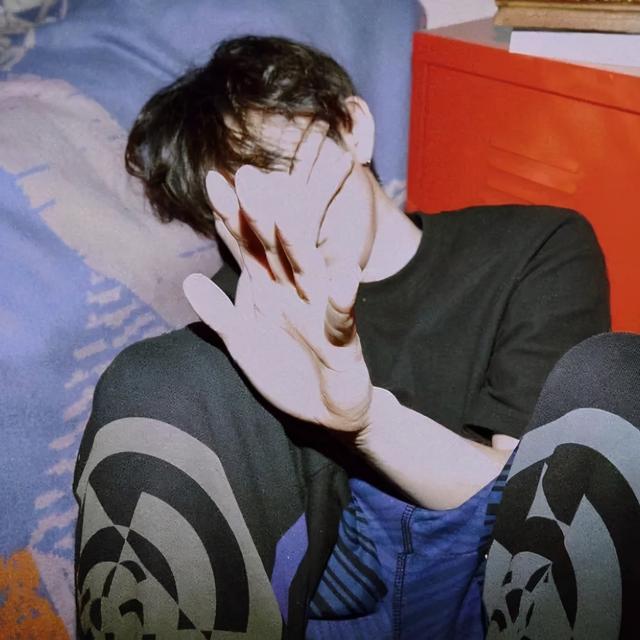 最凉不过人心图片，最凉不过人心，微信头像（也觉得冷可我不会拥抱别人）