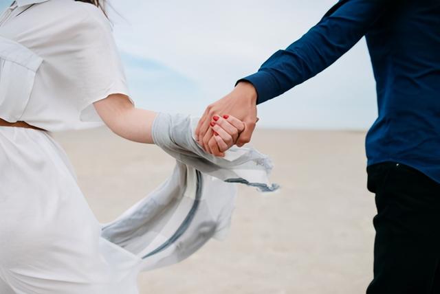 男女聊天的100个话题，情侣之间聊的100个话题（和异性聊天的100个话题）