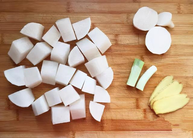 清水羊肉汤做法，清水羊肉片汤的做法（家常版清炖羊肉）