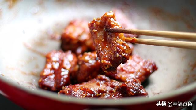 番茄酱酸甜排骨的做法，酸甜排骨用什么番茄酱（教你在家做茄汁排骨）