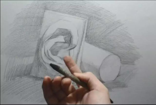 素描中明暗变化的调子，完美的素描明暗调子是怎么处理出来的