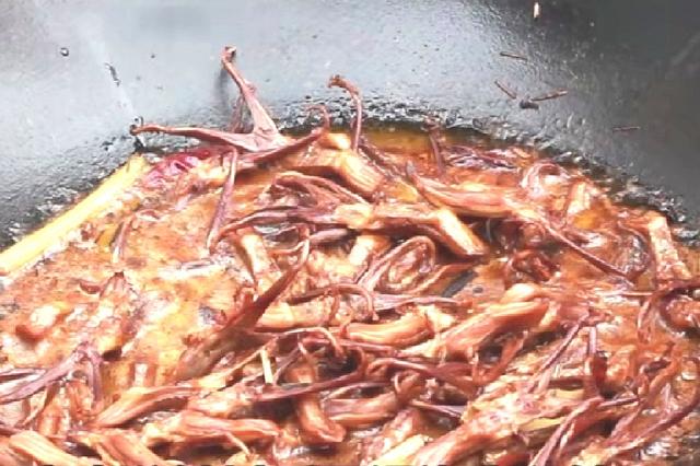 麻辣鸭舌的做法大全集，这样烹饪出的鸭舌麻辣鲜香、爽脆可口