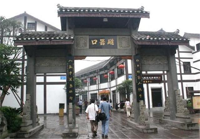 重庆有哪些旅游景点，重庆旅游景点有哪些（重庆不得不去的12个旅游地）