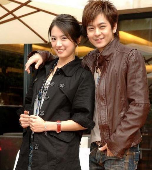 就让我留在轮回的边缘等一道光线什么歌，就让我留在轮回的边缘等一道光线歌词（《放羊的星星》将翻拍）