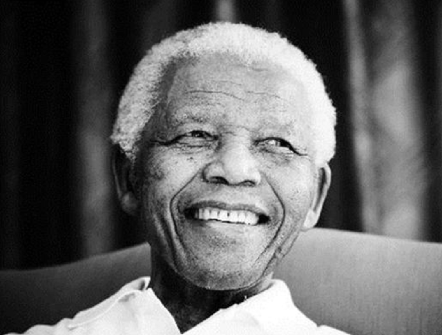 曼德拉简介，曼德拉是什么（南非国父曼德拉——圣人还是罪人）