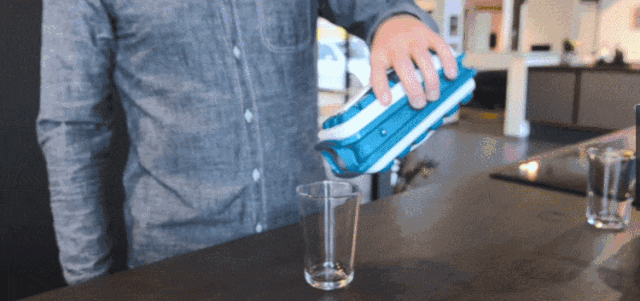 冰格里的冰怎么取出来（比传统冰格好用10倍的丹麦创意冰格）