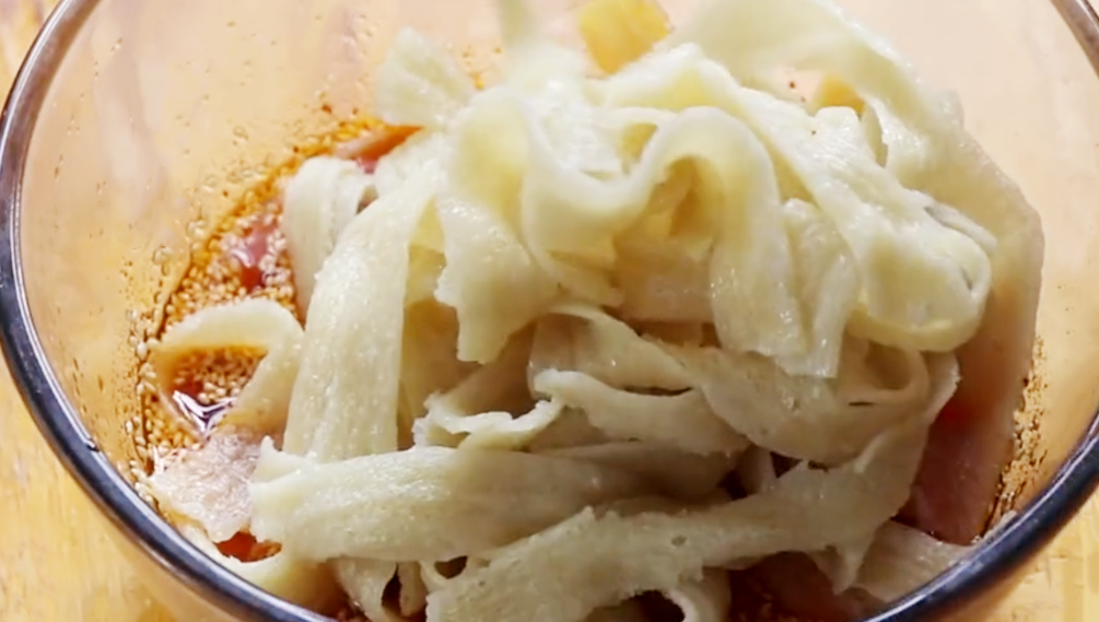 图片[6]-【辣条】做法步骤图 没有任何添加 吃着更放心-起舞食谱网