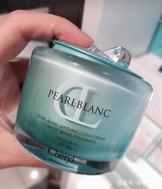 阿古屋素颜霜白色和绿色的区别是什么，阿古屋珍珠素颜霜绿色和白色（一分钟就能美美出门的素颜霜~）