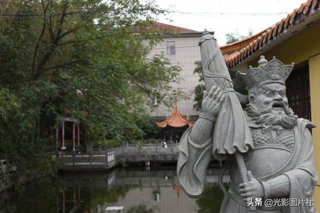 安徽庐江境内汤池小镇的真实情况，安徽庐江境内汤池小镇的真实情况是什么（以旅游业为主的汤池小镇）