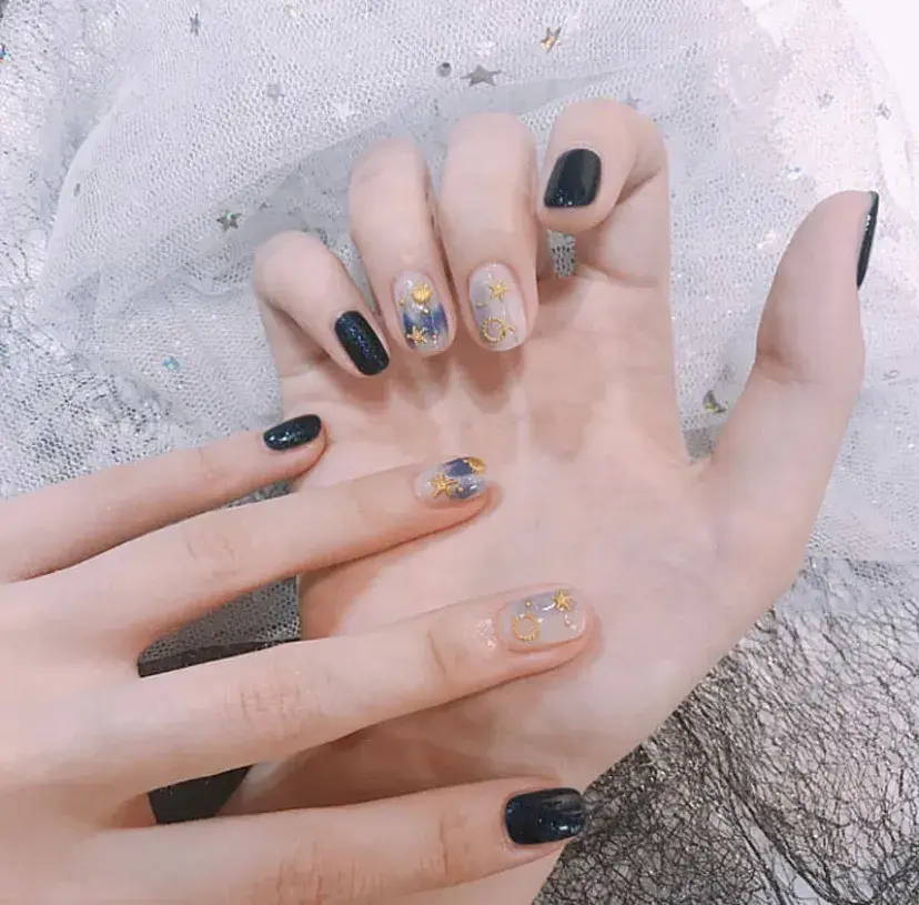 夏天指甲颜色大全图片流行，夏天显白指甲（够仙够清爽最重要是显手白）