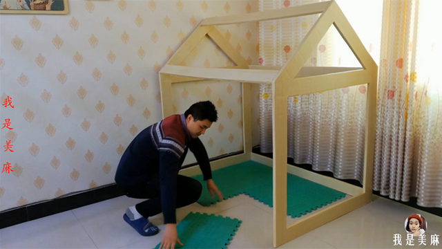 房子手工制作纸箱，纸箱房子如何手工制作（爸爸用纸箱为宝宝做个大房子）