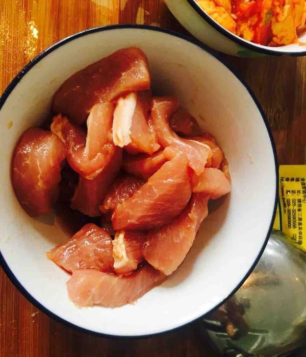糖醋里脊是什么肉，糖醋里脊里面的肉是什么肉（又酸又甜的糖醋里脊）