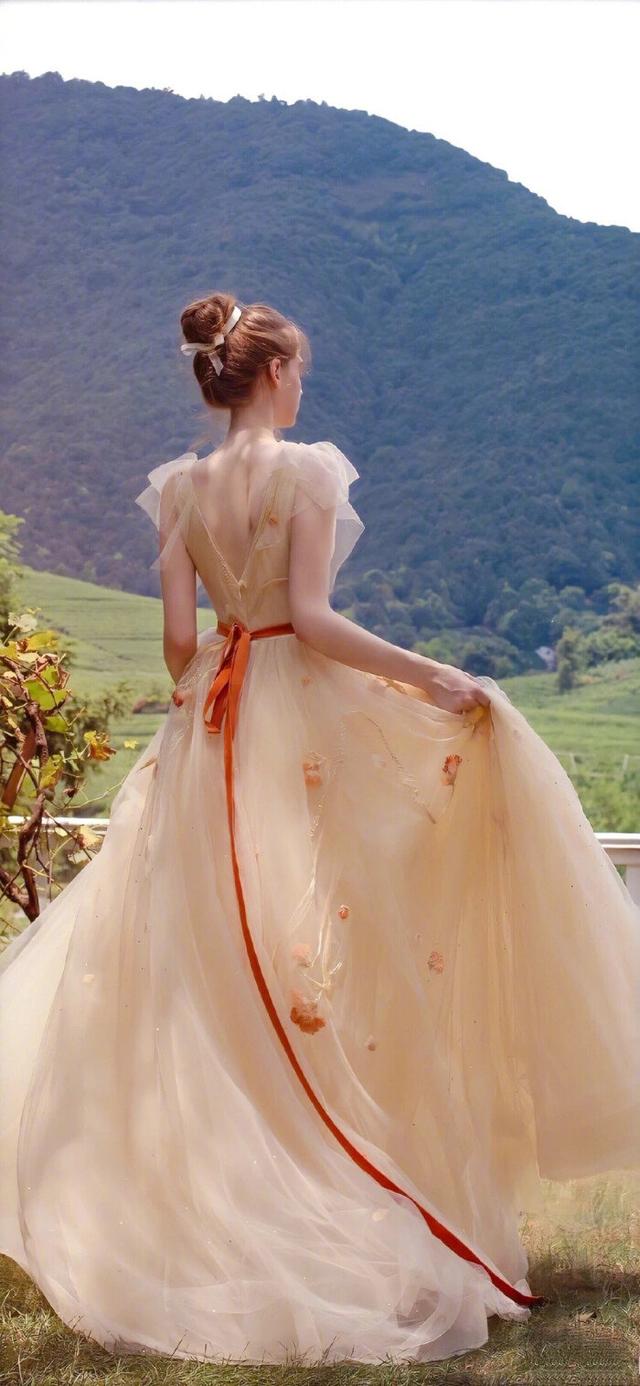 扎心背景图片。，微信扎心背景图（凌晨的故事最扎心）