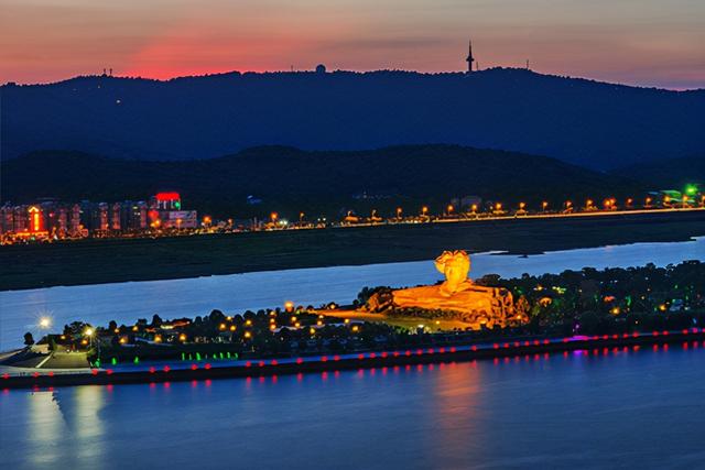 橘子洲头中的橘子洲是指，橘子洲头的洲什么意思（被誉为“中国第一州”）